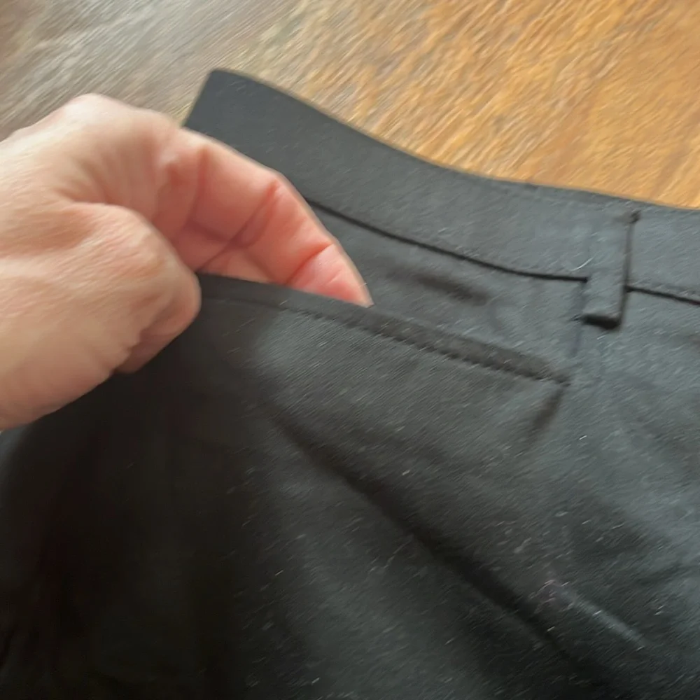 New Counterparts black capris - Picture 2 of 16
